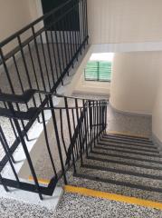 stopnišče razkužilo